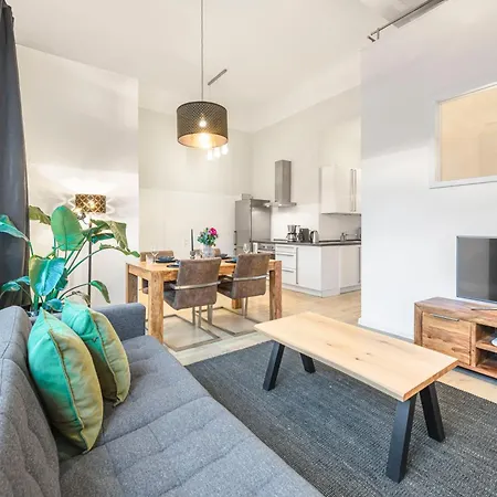Daire The Goethe Group Loft, 2 Bedroom 2 Bath Rooms, One Living Room, Family Friendly, 2-5 Guests Berlin