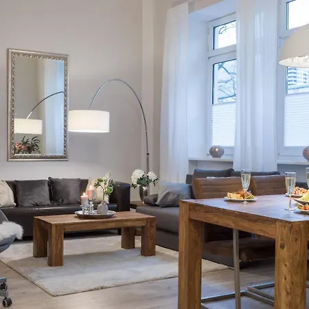 Apartamento The Goethe Group Loft, 2 Bedroom 2 Bath Rooms, One Living Room, Family Friendly, 2-5 Guests *