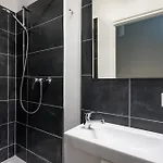 The Goethe Group Loft, 2 Bedroom 2 Bath Rooms, One Living Room, Family Friendly, 2-5 Guests Апартаменты