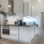 The Goethe Group Loft, 2 Bedroom 2 Bath Rooms, One Living Room, Family Friendly, 2-5 Guests アパート *