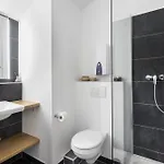 The Goethe Group Loft, 2 Bedroom 2 Bath Rooms, One Living Room, Family Friendly, 2-5 Guests Apartamento *