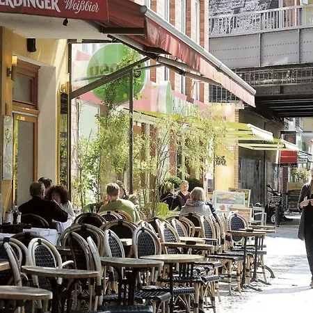 Appartamento The Goethe Group Loft, 2 Bedroom 2 Bath Rooms, One Living Room, Family Friendly, 2-5 Guests *